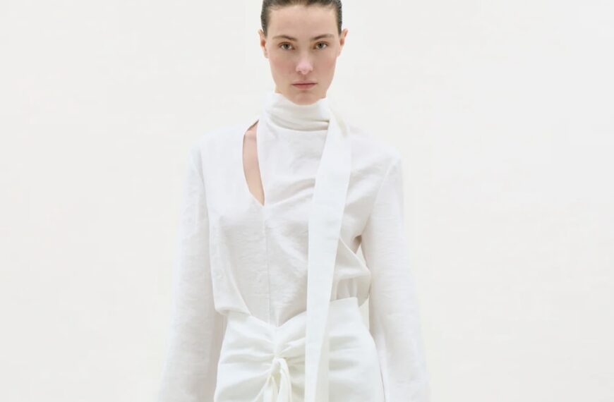 Silvia Tcherassi presenta su Colección Pre Fall 2026: Un Enigmático Viaje al Desierto