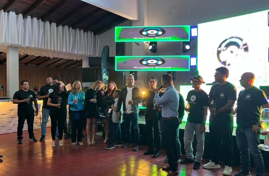 Kreative Sound celebra una década de éxitos y anuncia nuevo plan de financiamiento en evento especial