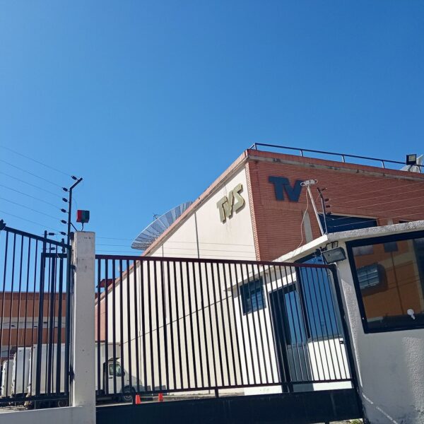 TVS celebra 32 años en la pantalla regional