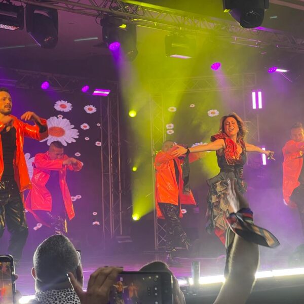 Fey encendió la nostalgia en Venezuela con su Hits Tour