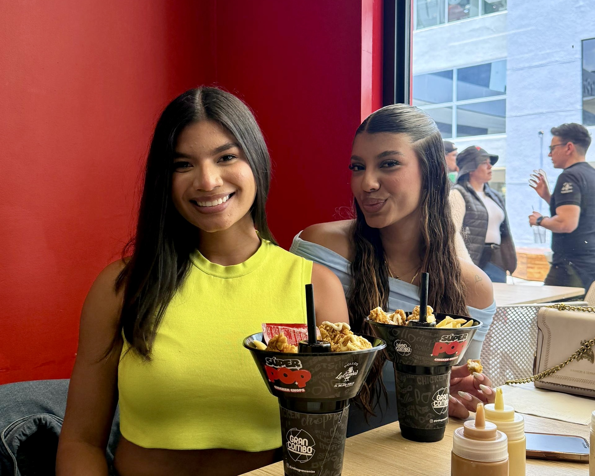 Pollos Gran Combo presentó su “Súper Pop Chicken Chops”