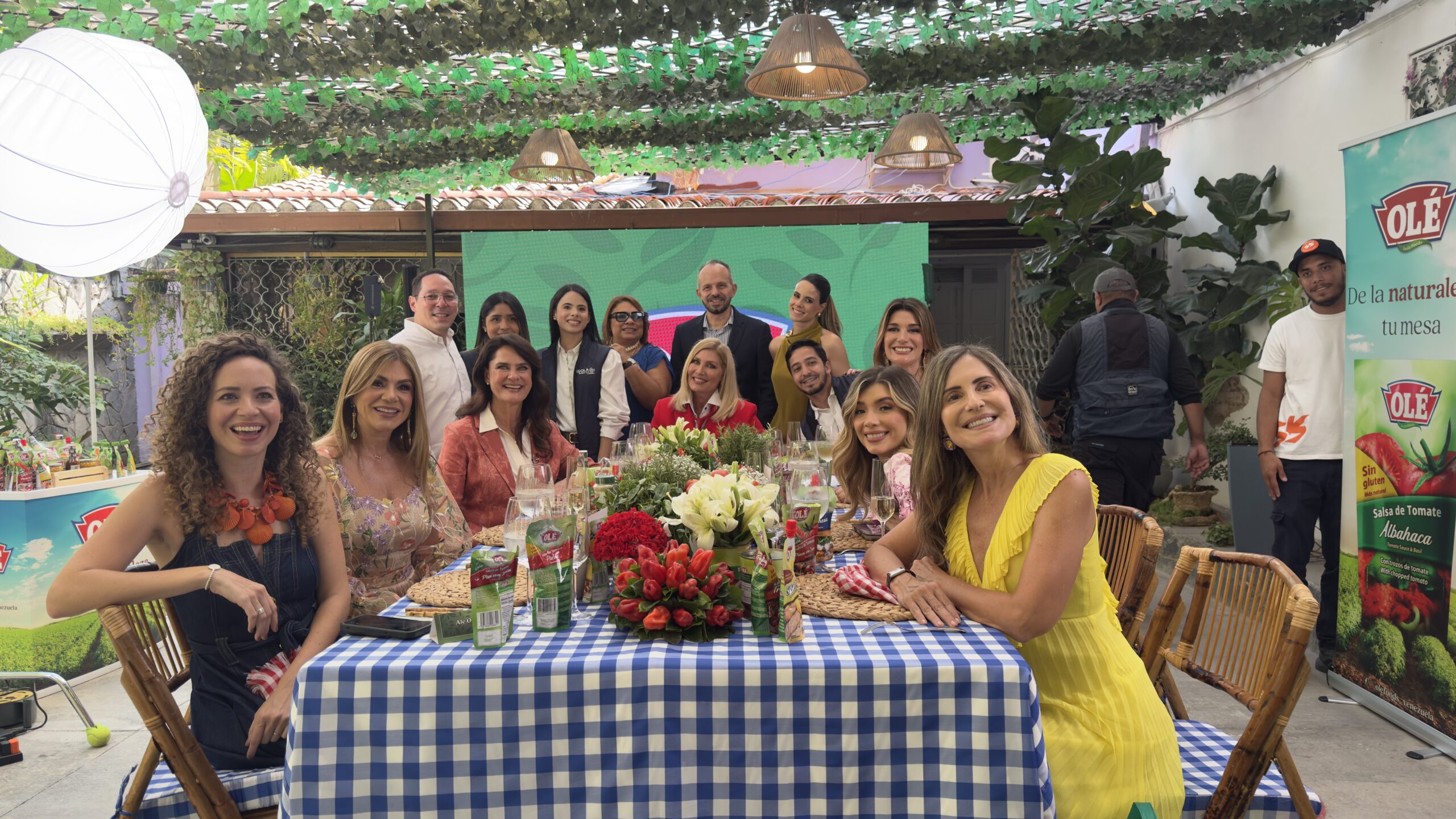 OLÉ celebra la tradición, el amor y la calidez que las madres aportan a nuestras vidas con “Madres Extraordinarias” 2026