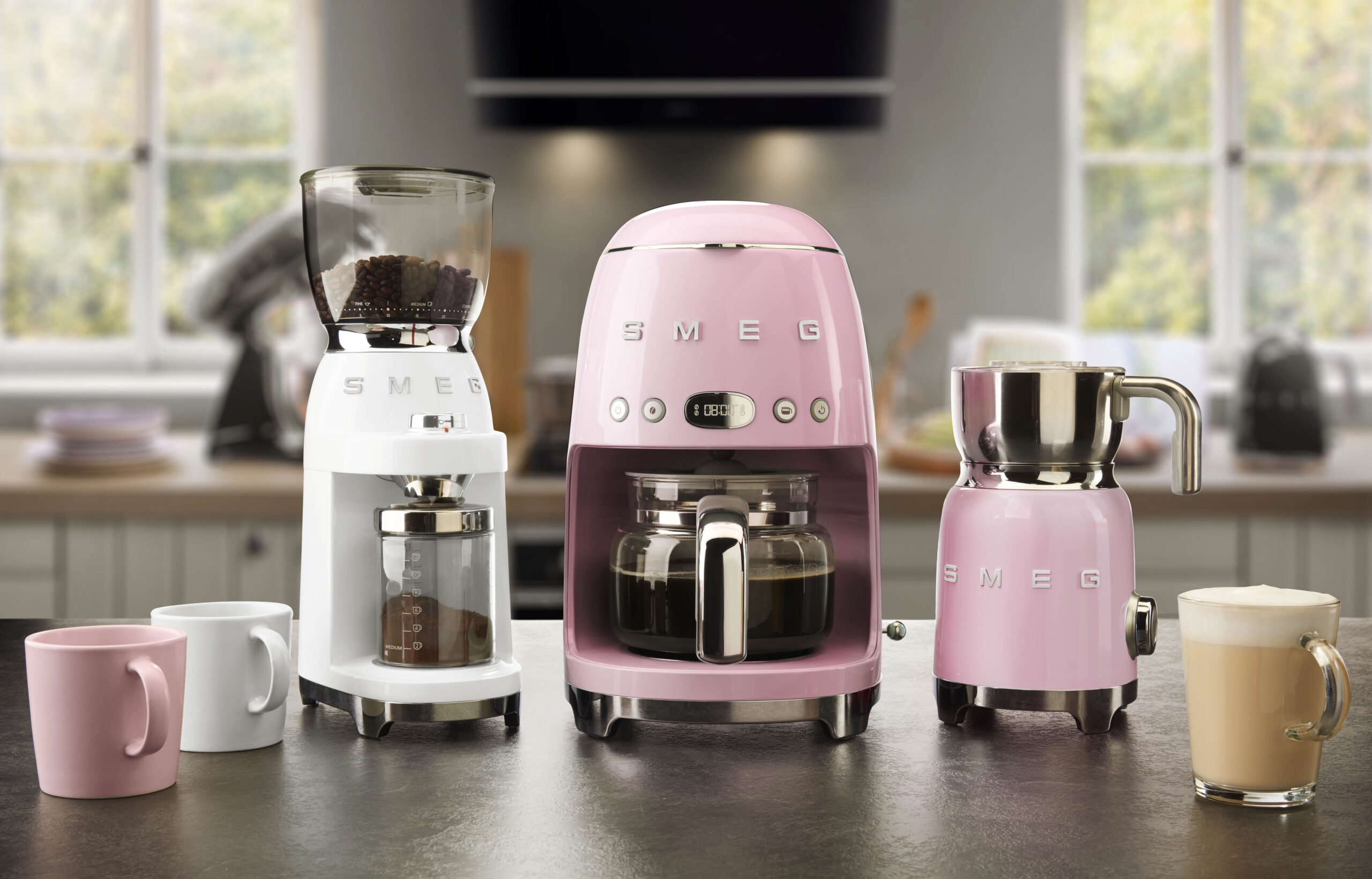 La estética de los años 50 aterriza en Venezuela: INNOVAR presenta la exclusiva colección SMEG para cocinas con estilo