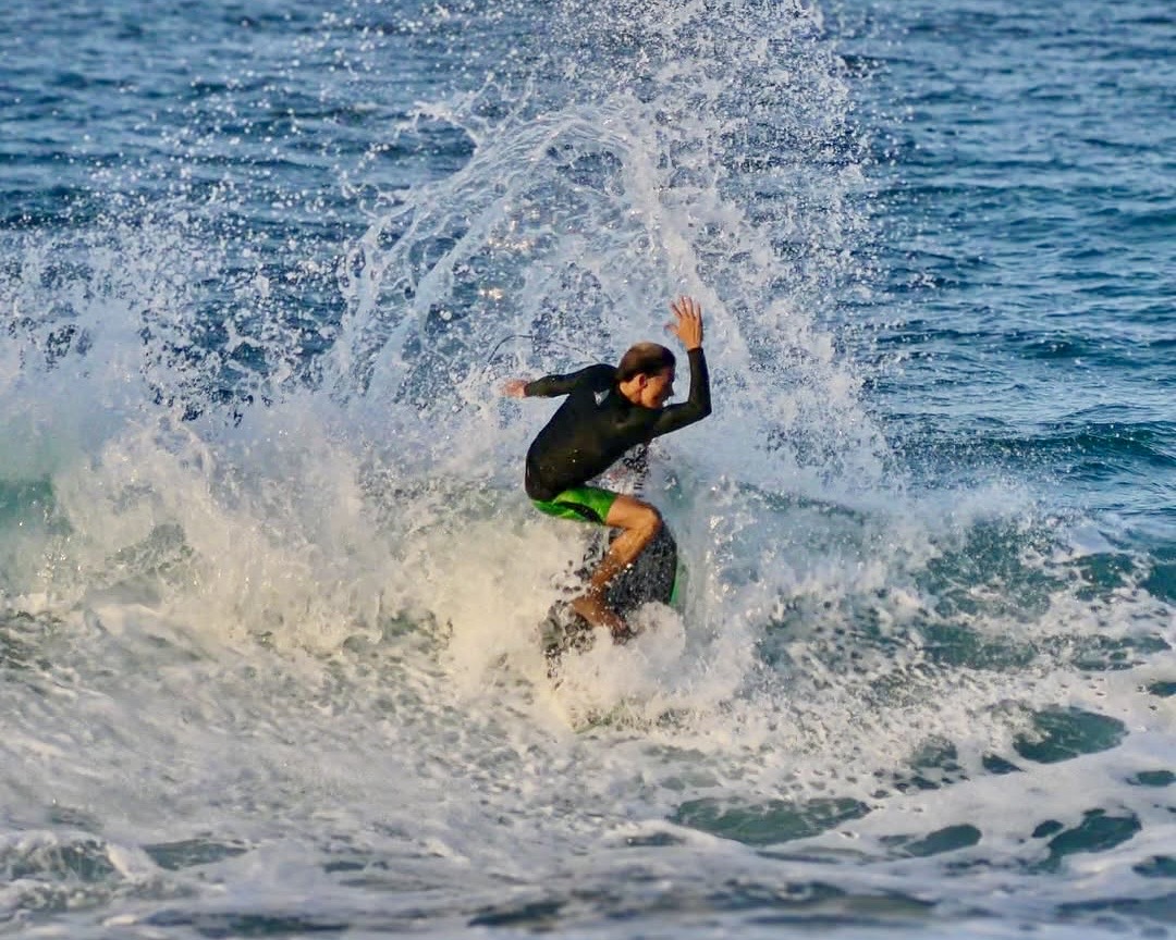 Surfistas de Aragua recaudan fondos para sus competencias con gran concierto