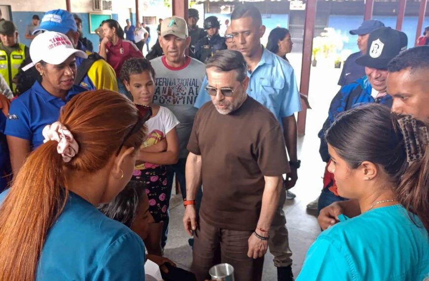 Gobernador Lacava visitó refugios de atención a familias afectadas por terremotos en Juan José Mora