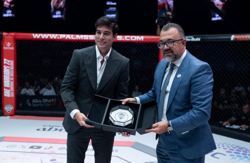 Danilo Carrera Recibe distinguido reconocimiento en Abu Dhabi durante exitosa visita a los Emiratos Árabes Unidos