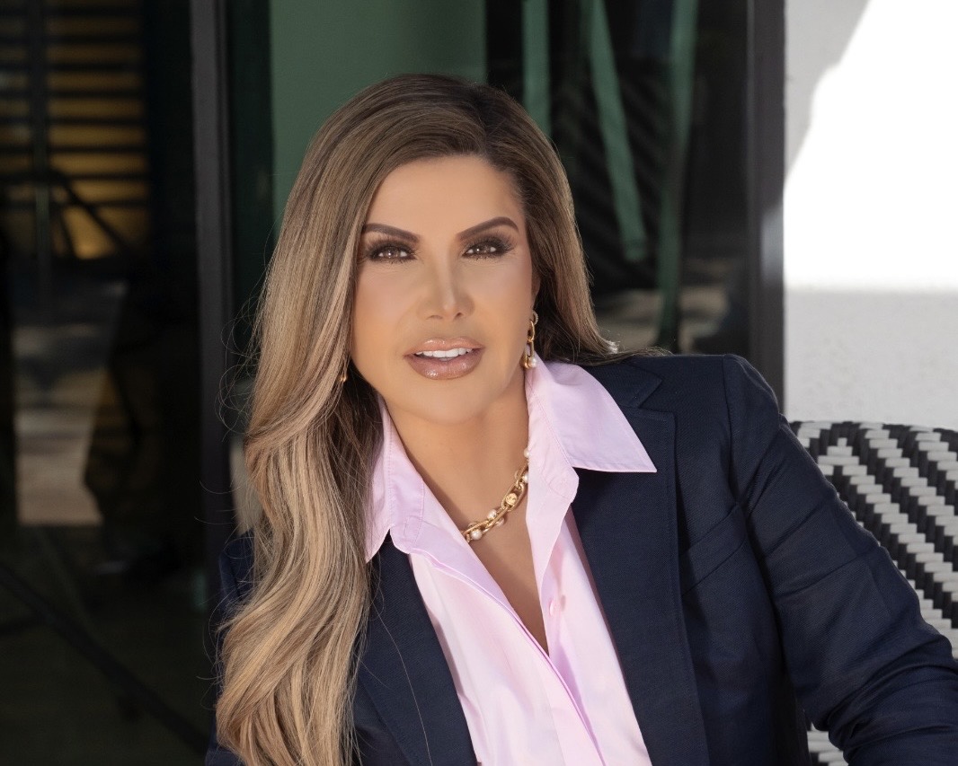 Adriana Gallardo conquista la televisión con su exitoso segmento en Siéntese Quien Pueda