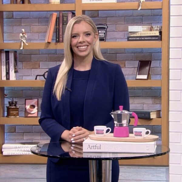 Amanda Demanda estrena “Cafecito con Amanda Demanda”: Nuevo segmento semanal en vivo en “El News Cafe” de Univisión Miami