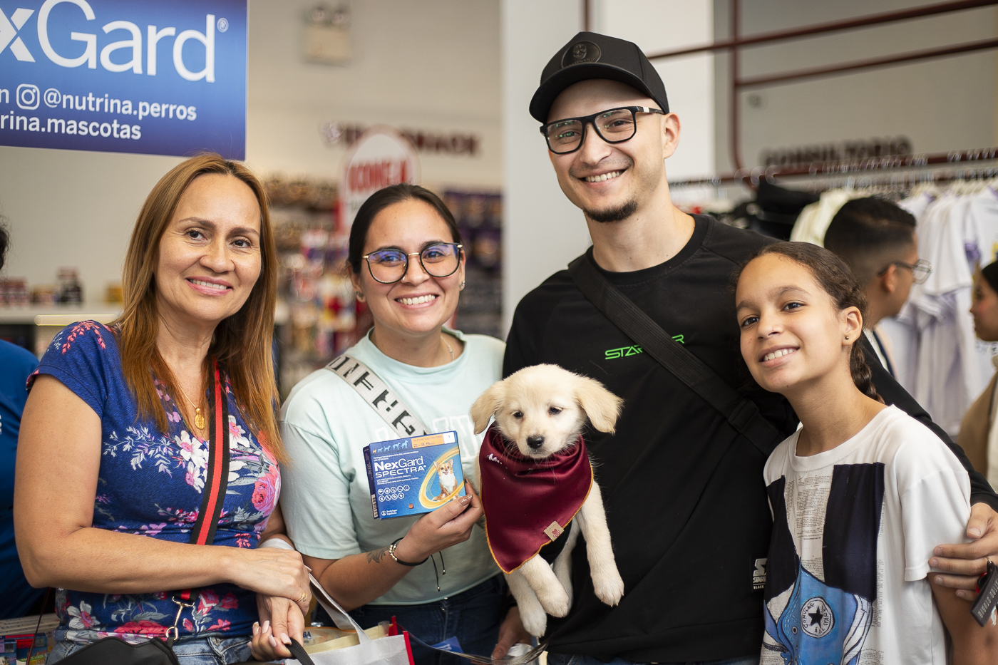 Más de 15 perros y gatos encontraron una nueva oportunidad en la jornada de adopción de Vidapets