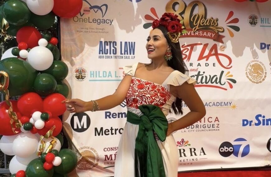 Nitzia Chama Brilla como madrina del 80 aniversario del Desfile de la Independencia de México del Este de Los Ángeles junto a Gabriel Soto