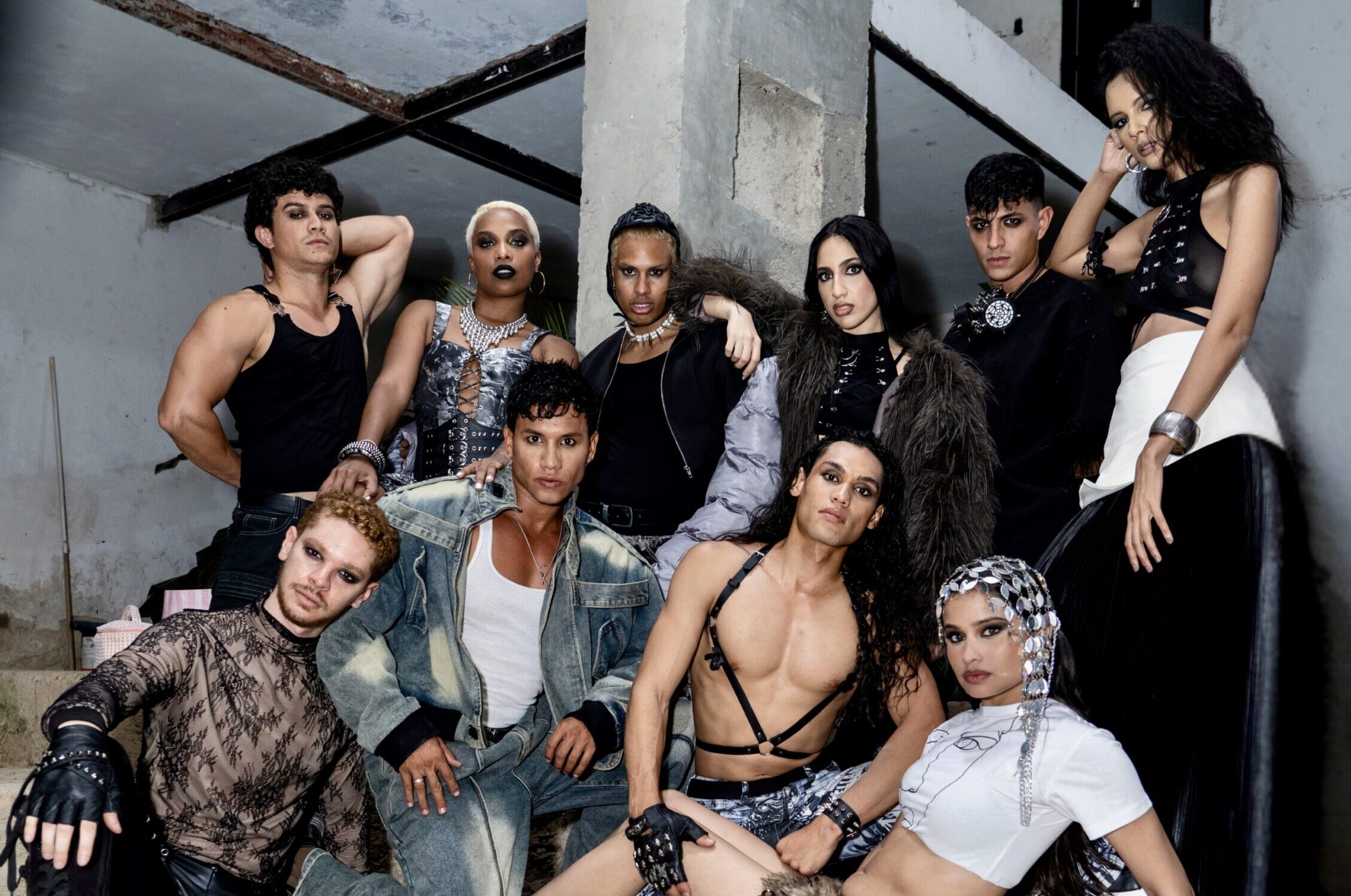DARK ROOM: Un High-Fashion Performance que cambia la forma de vivir la moda