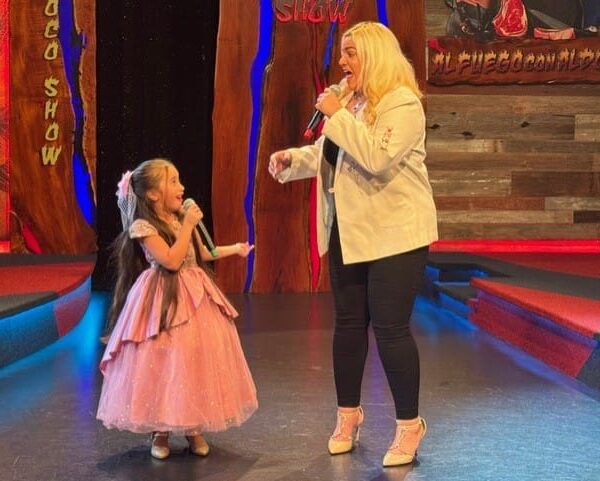 Ninette “La Princesita de la Canción” hace su debut en la televisión internacional junto a Yara Rey