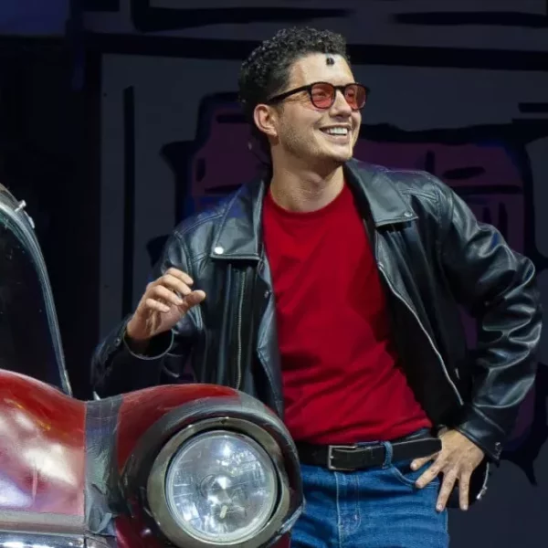 José David hace historia al convertirse en el primer venezolano en interpretar a Kenickie de Vaselina